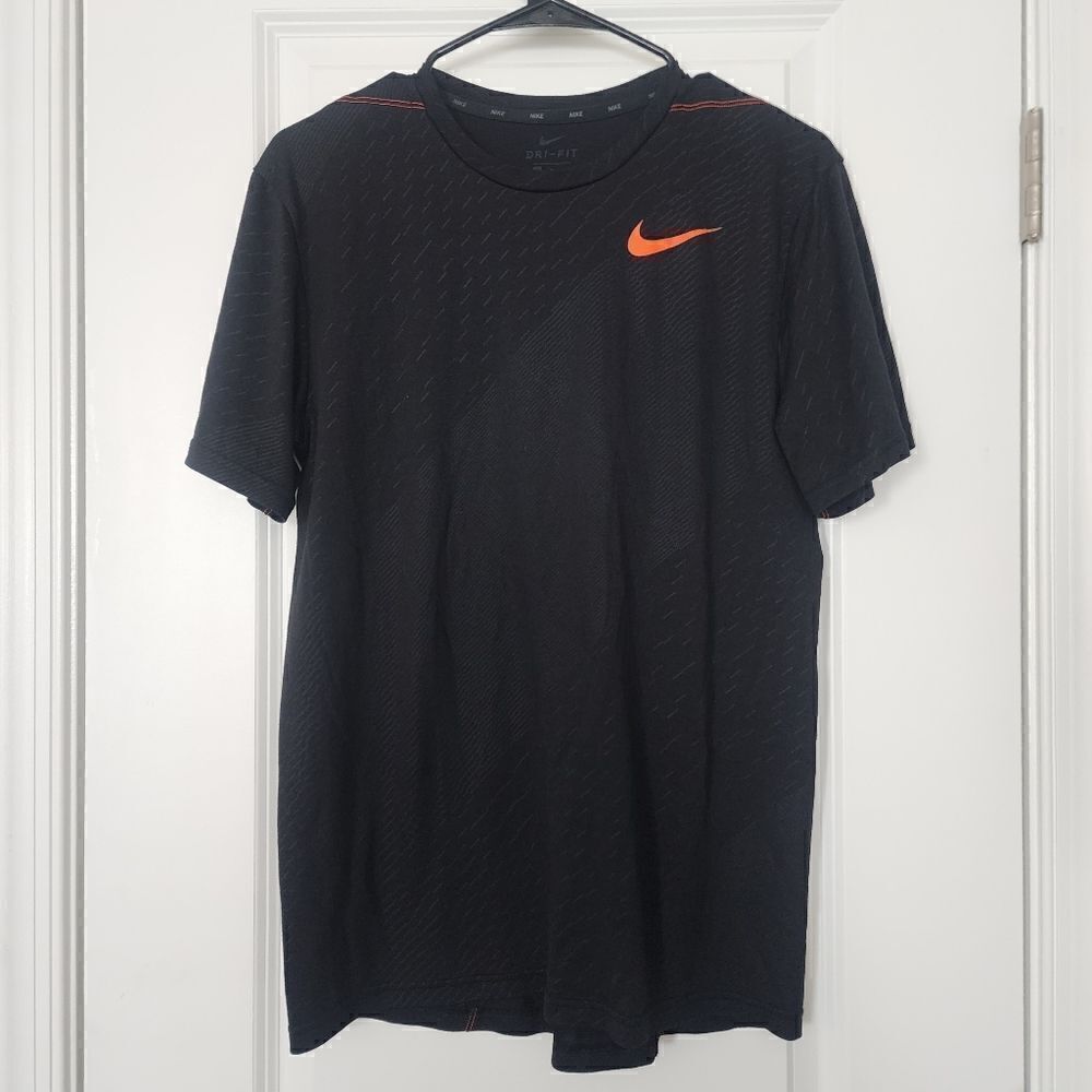 Nike - M -‎ Dri Fit Mens Black Short Sleeve T Shirt Orange Swoosh Crew